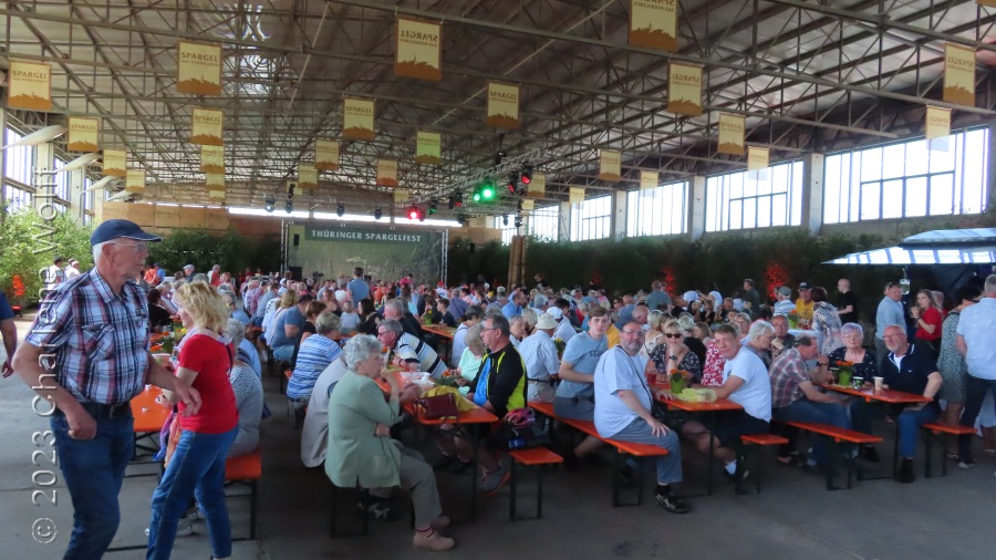 Viel los in der Zwiebelhalle